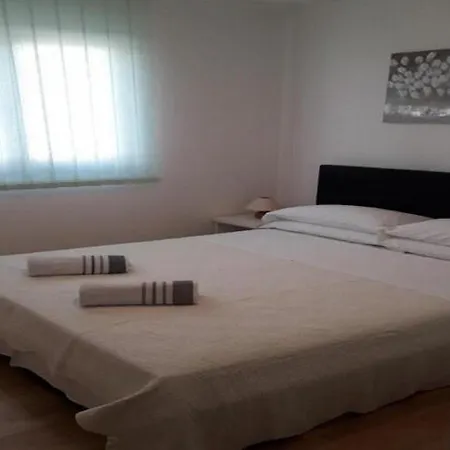 Mlikota - Two Bedroom With Terrace Apartamento *