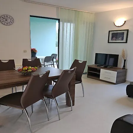 Mlikota - Two Bedroom With Terrace Apartamento